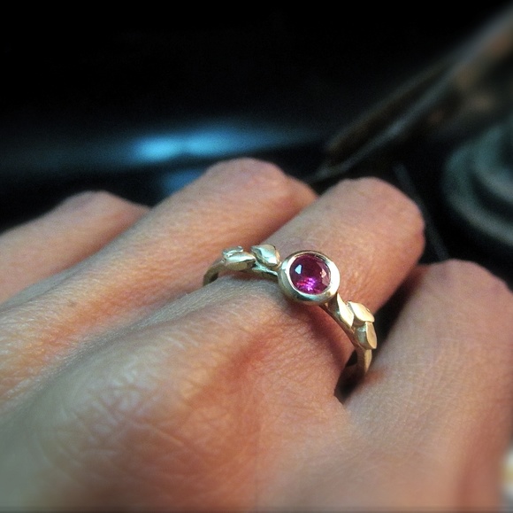 14K yellow solid gold ring set with ruby. handmade - Picture 8 of 8